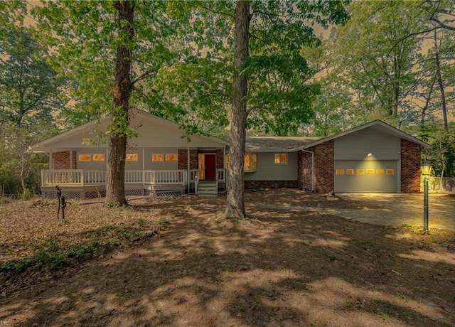 Property at 12 Gosnold Pl, Newport News, VA 23606, 5 beds, 3.5 baths