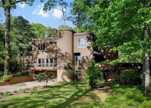 Property at 820 Cavalier Dr, Virginia Beach, VA 23451, 4 beds, 4.5 baths