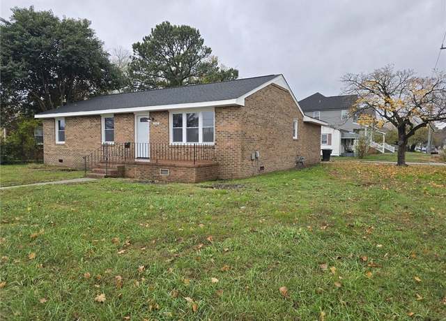 Property at 2500 Effingham St, Portsmouth, VA 23704, 3 beds, 2 baths
