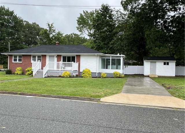 Property at 1 Wedgewood Dr, Newport News, VA 23601, 3 beds, 2 baths