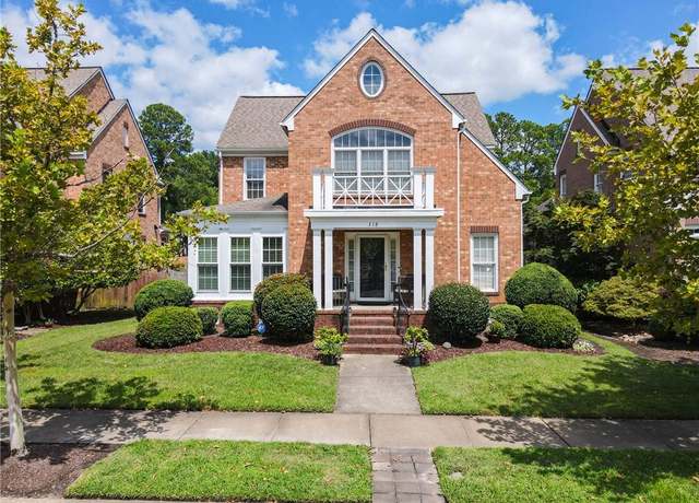 Property at 318 Walt Whitman Ave, Newport News, VA 23606, 4 beds, 3.5 baths