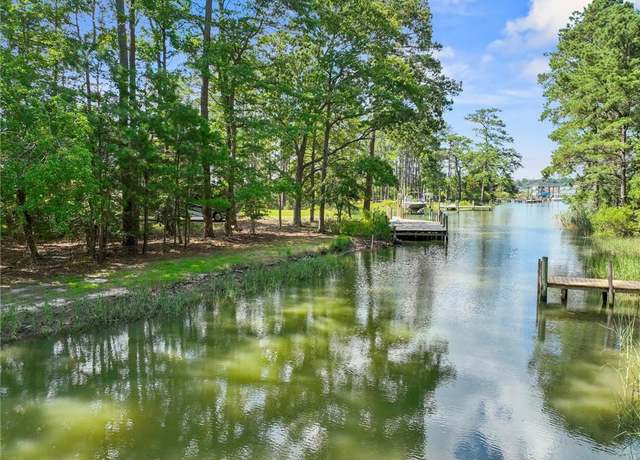 Property at 106 Anchor Dr, Yorktown, VA 23692