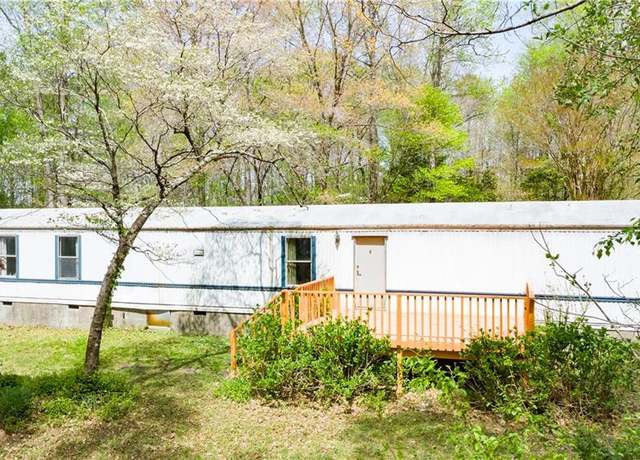 Property at 947 Bobs Hole Rd, Topping, VA 23169, 3 beds, 2 baths