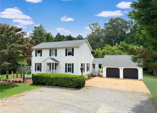 Property at 12107 Harcum Rd, Gloucester, VA 23061, 3 beds, 2.5 baths