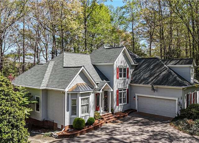 Property at 25 E Riverboat Ln, Hartfield, VA 23071, 4 beds, 2.5 baths