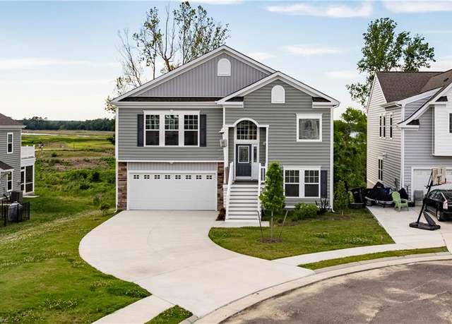 Property at 105 Corcoran Ln, Suffolk, VA 23434, 5 beds, 3.5 baths