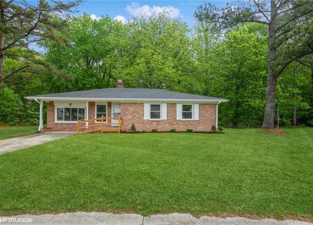 Property at 1346 Lawson Cir, Suffolk, VA 23434, 4 beds, 2 baths