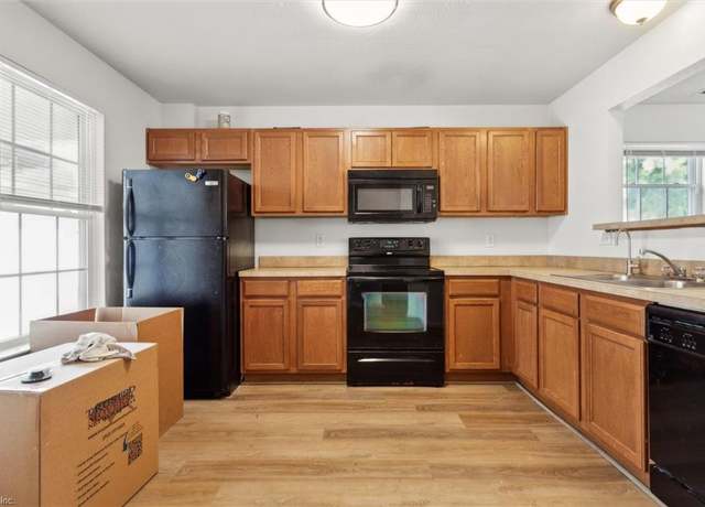 Property at 896 A Ave, Norfolk, VA 23503, 3 beds, 2.5 baths