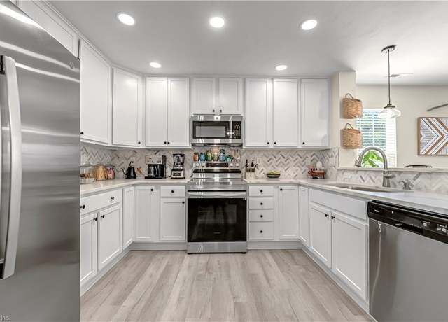 Property at 1510 Parks Ave, Virginia Beach, VA 23451, 3 beds, 3.5 baths