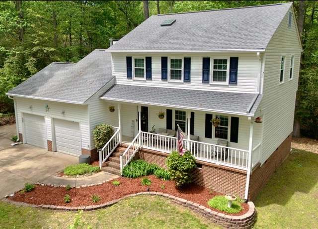 Property at 207 Winchester Pl, Smithfield, VA 23430, 3 beds, 2.5 baths