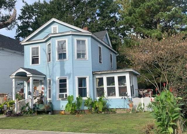 Property at 322 Clay Street St, Franklin, VA 23851, 4 beds, 2.5 baths
