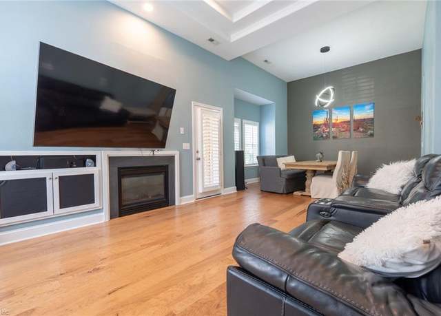 Property at 2036 Nicklaus Dr, Suffolk, VA 23435, 3 beds, 2.5 baths