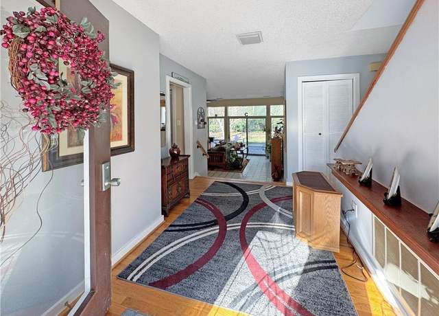 Property at 23 Barclay Rd, Newport News, VA 23606, 5 beds, 4 baths