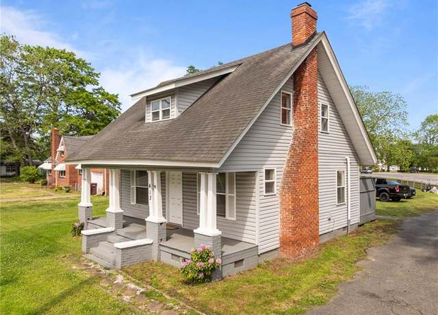 Property at 413 George Washington Hwy N, Chesapeake, VA 23323, 2 beds, 2 baths