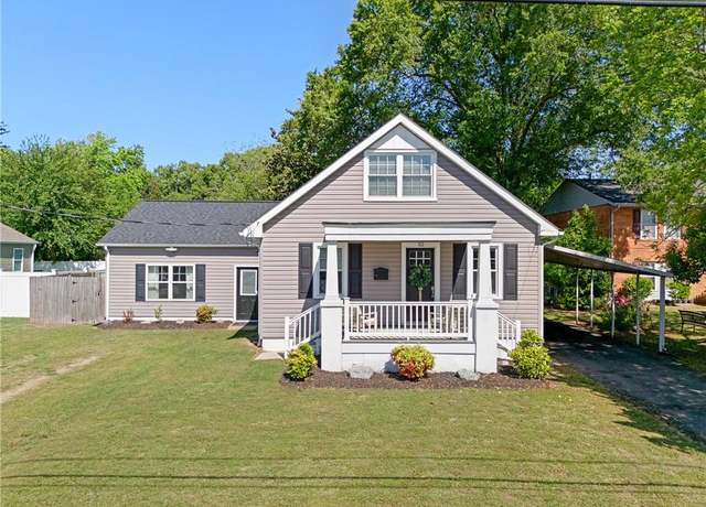 Property at 32 Copeland Ln, Newport News, VA 23601, 4 beds, 2 baths