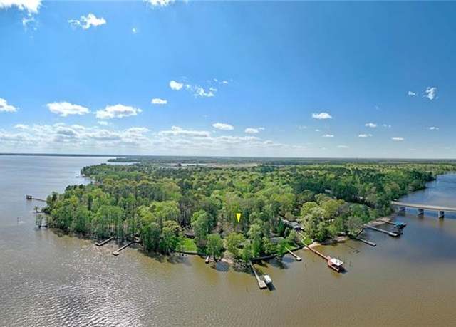 Property at 16540 Chickahominy Bluff Rd, Williamsburg, VA 23185, 3 beds, 3 baths