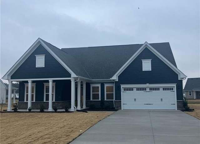 Property at 228 Grand View Dr, Elizabeth City, NC 27909, 4 beds, 2.5 baths