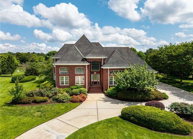 Property at 909 Two Gates Cir, Chesapeake, VA 23322, 6 beds, 5.5 baths