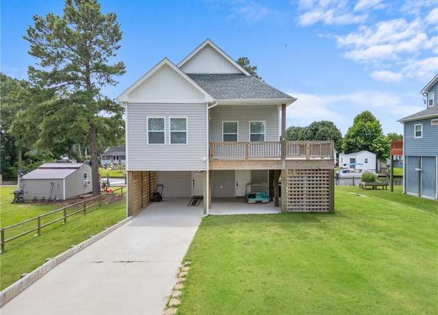 Property at 105 Barracuda St, Moyock, NC 27958, 3 beds, 4 baths