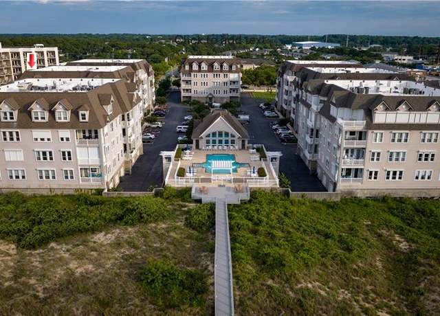 Property at 2312 Mariners Mark Way #202, Virginia Beach, VA 23451, 3 beds, 2 baths