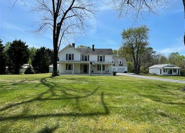 Property at 1090 General Puller Hwy, Saluda, VA 23149, 4 beds, 3 baths