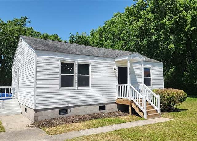 Property at 2232 Munden St, Chesapeake, VA 23324, 2 beds, 1 bath
