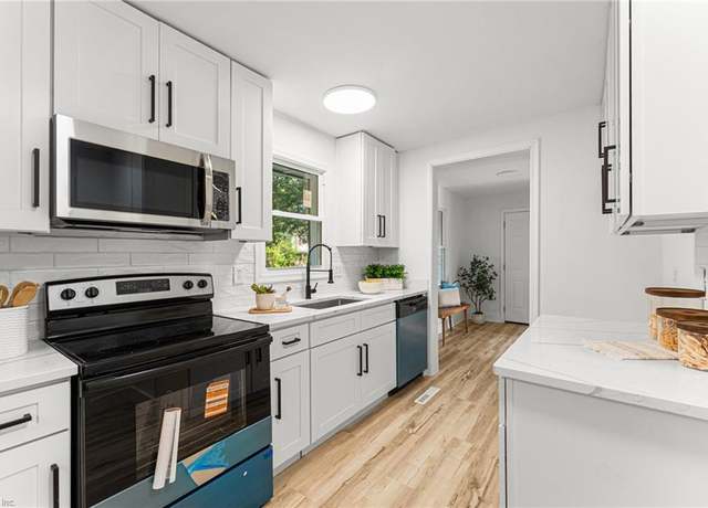 Property at 459 Dauphin Ln, Virginia Beach, VA 23452, 4 beds, 1.5 baths