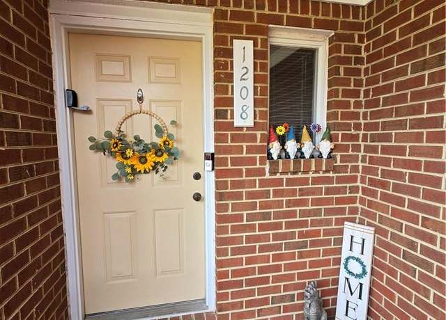 Property at 1208 Foursome Ln, Virginia Beach, VA 23455, 2 beds, 2 baths