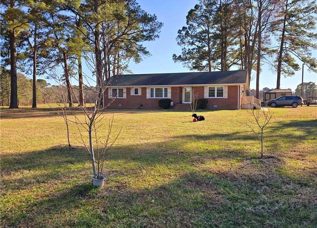 Property at 5049 Exeter Dr, Suffolk, VA 23434, 3 beds, 1.5 baths
