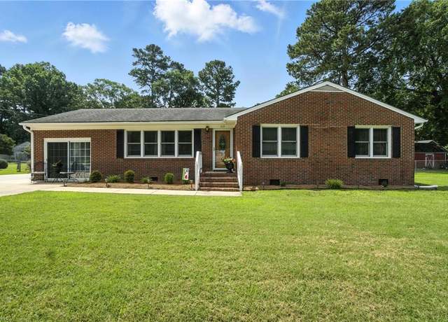 Property at 319 Pond Dr, Suffolk, VA 23434, 3 beds, 2 baths