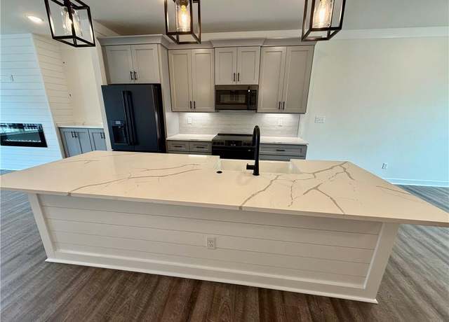 Property at 1054 Butte Ln, Chesapeake, VA 23320, 4 beds, 3.5 baths