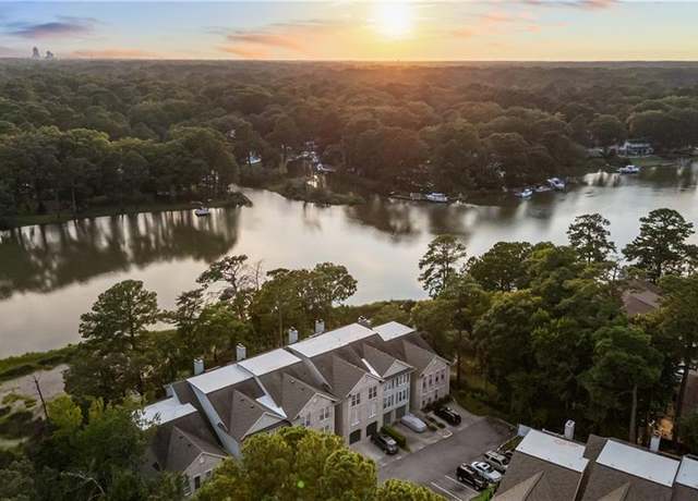 Property at 505 Hidden Way #103, Virginia Beach, VA 23454, 2 beds, 2.5 baths