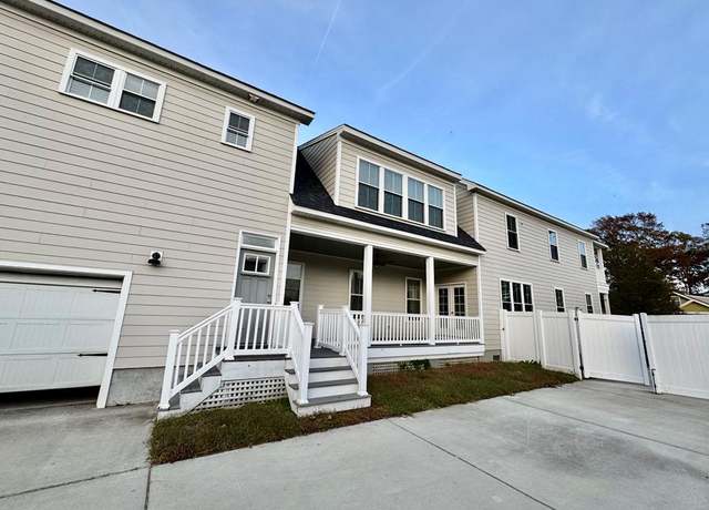 Property at 121 Fourth St N, Hampton, VA 23664, 6 beds, 4.5 baths