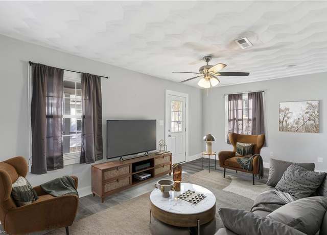 Property at 35 Decatur St, Portsmouth, VA 23702, 3 beds, 2 baths