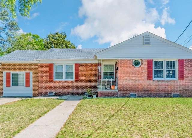 Property at 24 Saint Albans Dr, Hampton, VA 23669, 4 beds, 3 baths