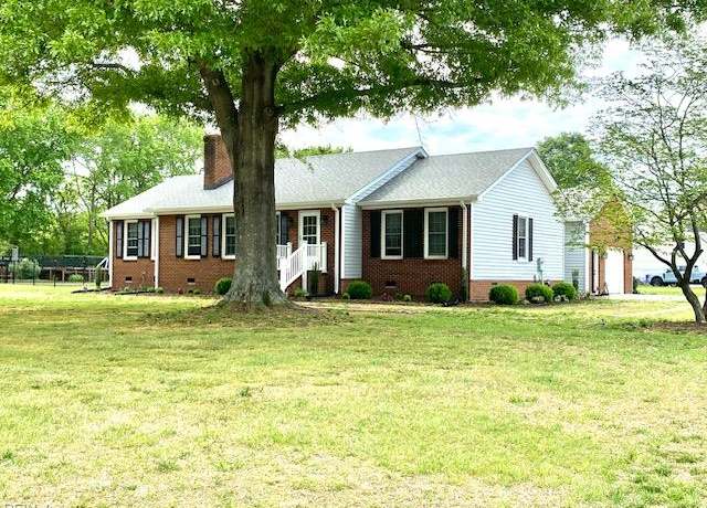 Property at 949 Kings Fork Rd, Suffolk, VA 23434, 3 beds, 2 baths
