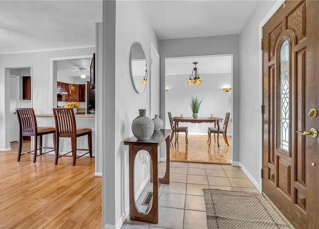 Property at 1447 Lake Forest Dr, Portsmouth, VA 23701, 3 beds, 2 baths