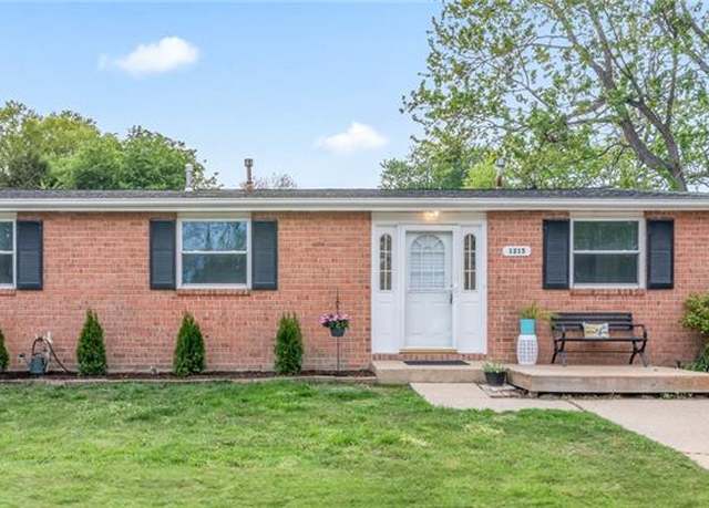Property at 1215 Hale Dr, Hampton, VA 23663, 4 beds, 2 baths
