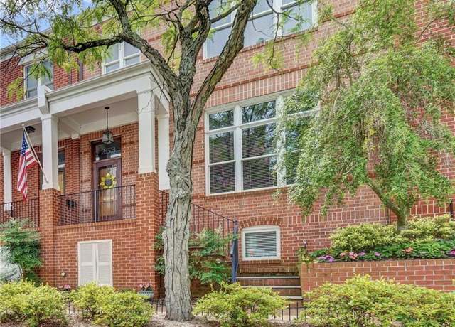 Property at 253 W Freemason St, Norfolk, VA 23510, 5 beds, 4.5 baths