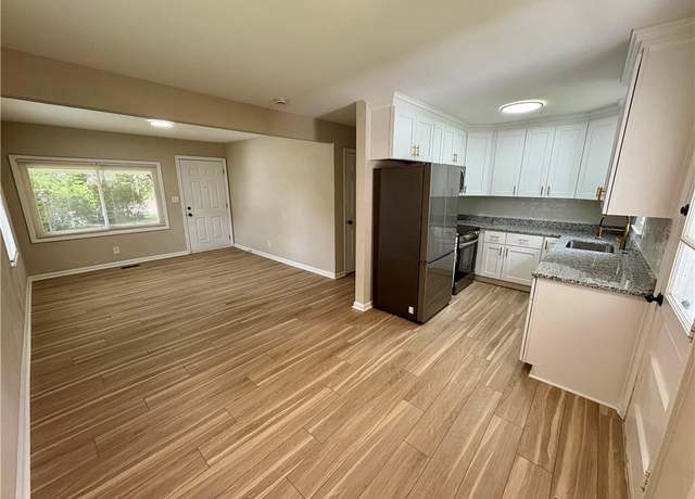 Property at 403 Gust Ct, Portsmouth, VA 23701, 3 beds, 1 bath
