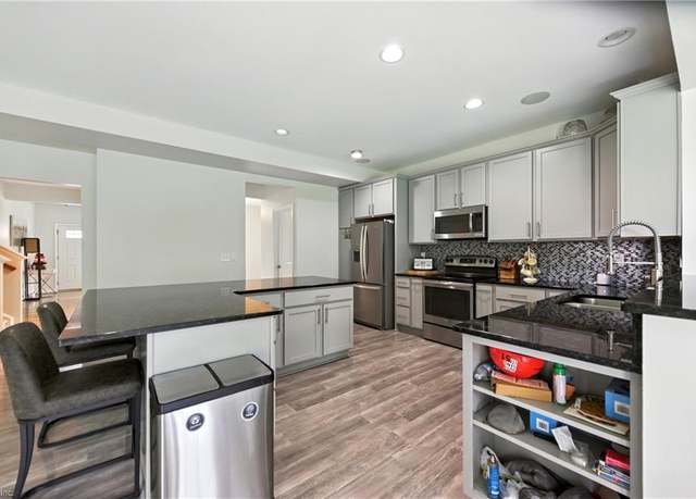 Property at 7 Mary Ann Dr, Hampton, VA 23666, 5 beds, 2.5 baths