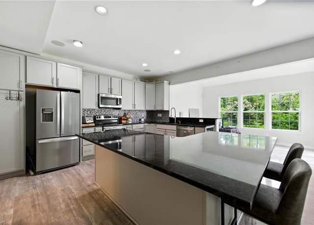 Property at 7 Mary Ann Dr, Hampton, VA 23666, 5 beds, 2.5 baths