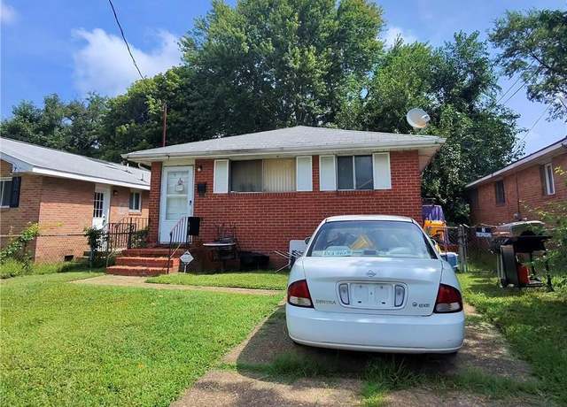 Property at 202 W Kelly Ave, Hampton, VA 23663, 3 beds, 1 bath