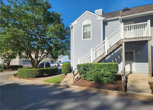 Property at 2100 Retreat Ct, Virginia Beach, VA 23454, 2 beds, 2 baths