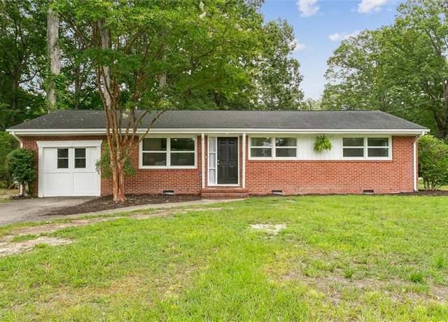 Property at 2 Pauline Cir, Newport News, VA 23602, 3 beds, 2 baths
