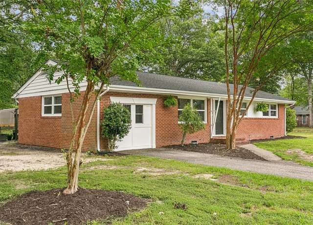 Property at 2 Pauline Cir, Newport News, VA 23602, 3 beds, 2 baths