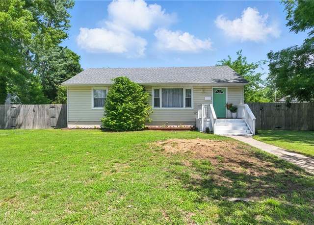 Property at 621 Augusta St, Hampton, VA 23669, 3 beds, 2 baths