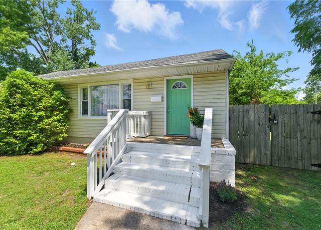 Property at 621 Augusta St, Hampton, VA 23669, 3 beds, 2 baths