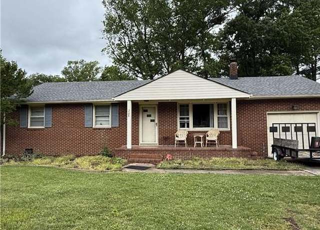 Property at 208 Gibson Dr, Chesapeake, VA 23320, 3 beds, 1.5 baths