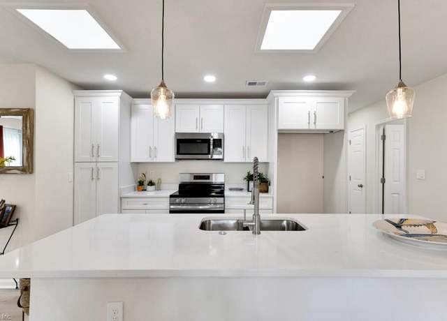 Property at 13031 Green Grove Ln, Newport News, VA 23608, 3 beds, 2 baths